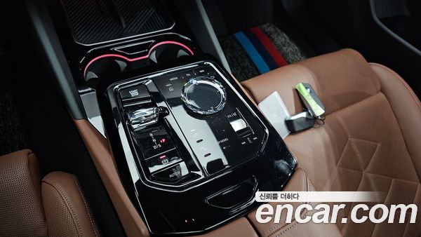 BMW 5 Series 2025, фото 11