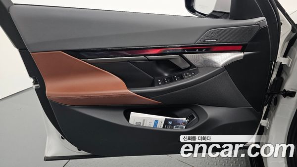 BMW 5 Series 2025, фото 13