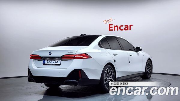 BMW 5 Series 2025, фото 2