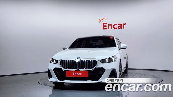 BMW 5 Series 2025, фото 3