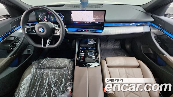 BMW 5 Series 2025, фото 10