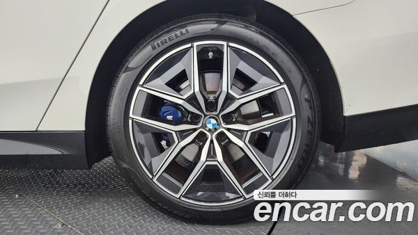 BMW 5 Series 2025, фото 7