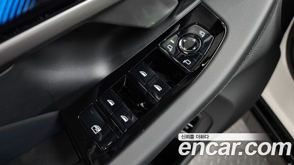 BMW 5 Series 2025, фото 35