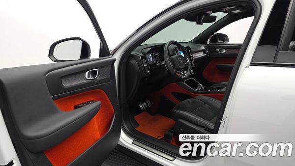 Volvo XC40 2020, фото 10