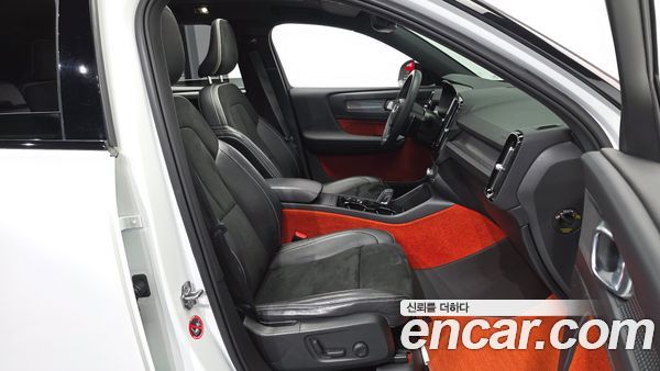 Volvo XC40 2020, фото 11