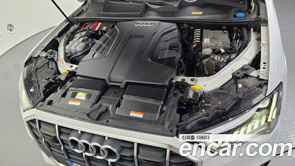 Audi Q7 2021, фото 6