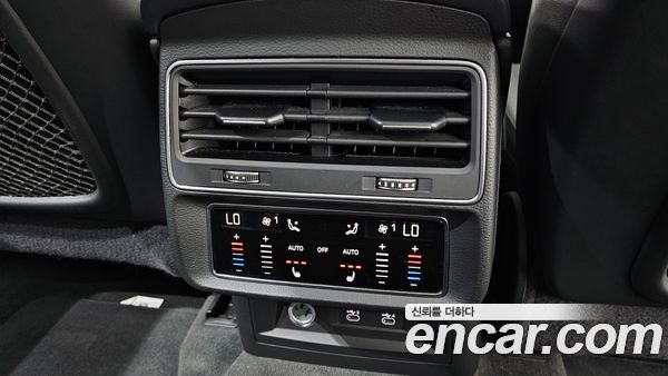 Audi Q7 2021, фото 24