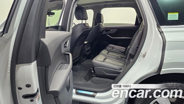 Audi Q7 2021, фото 16
