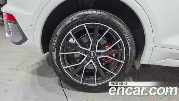 Audi Q5 2023, фото 5