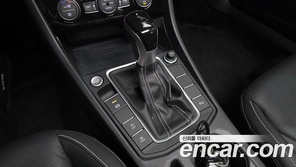 Volkswagen Jetta 2023, фото 9
