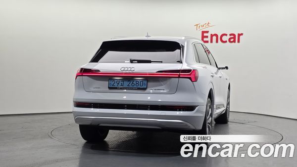 Audi e-tron 2022, фото 4