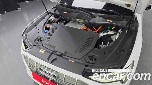 Audi e-tron 2022, фото 6