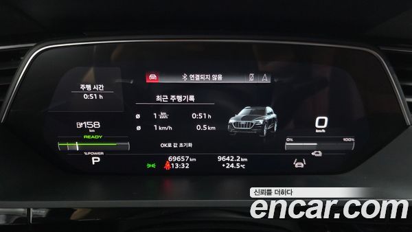 Audi e-tron 2022, фото 8