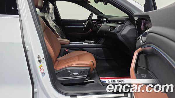 Audi e-tron 2022, фото 11