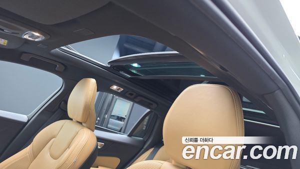 Volvo V60 2020, фото 26