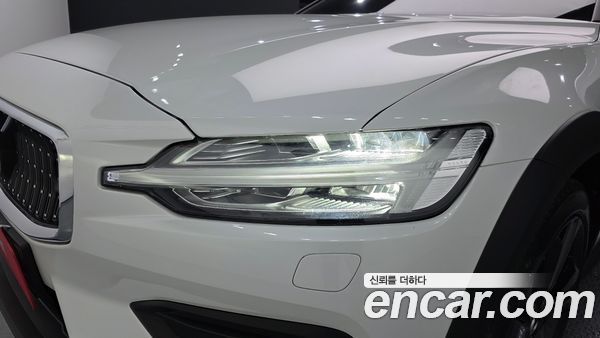 Volvo V60 2020, фото 8