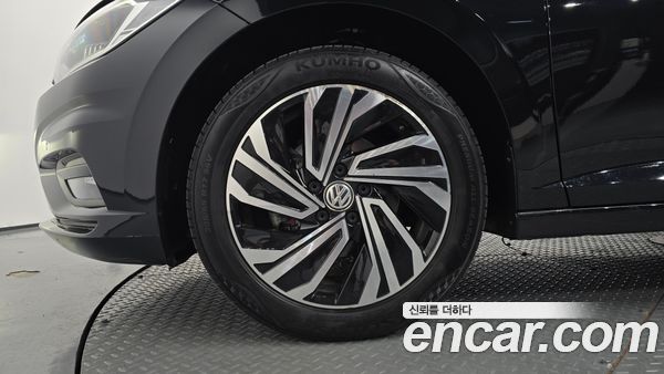 Volkswagen Jetta 2020, фото 5