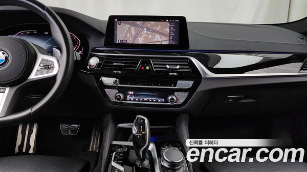 BMW 5 Series 2020, фото 20