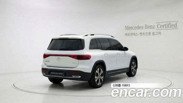 Mercedes-Benz EQB 2026, фото 2
