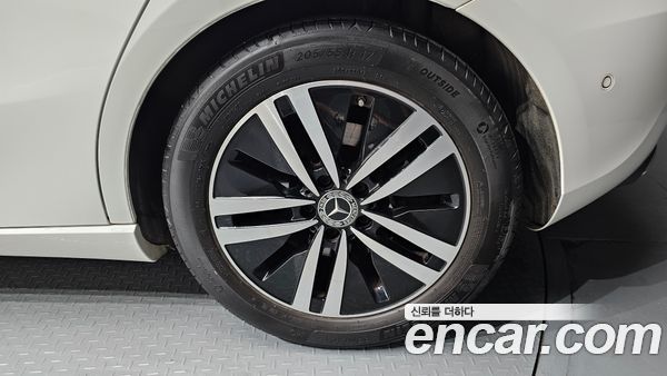 Mercedes-Benz A-Class 2021, фото 7