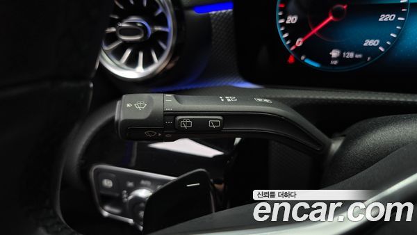Mercedes-Benz A-Class 2021, фото 29