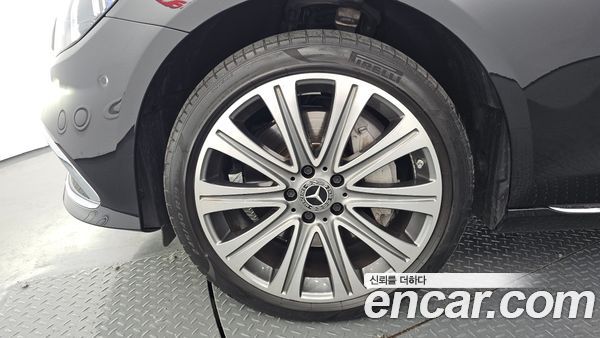 Mercedes-Benz E-Class 2023, фото 5