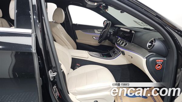 Mercedes-Benz E-Class 2023, фото 16