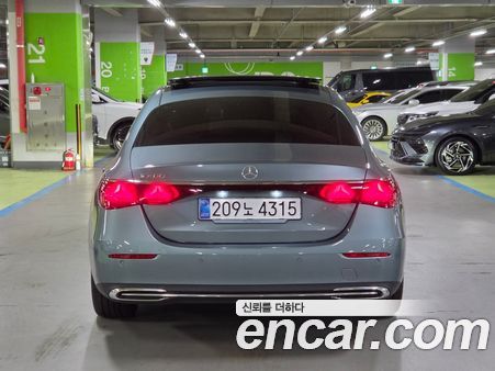 Mercedes-Benz E-Class 2025, фото 5