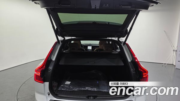 Volvo XC60 2022, фото 20