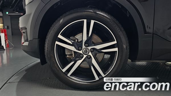 Volvo XC40 2020, фото 4