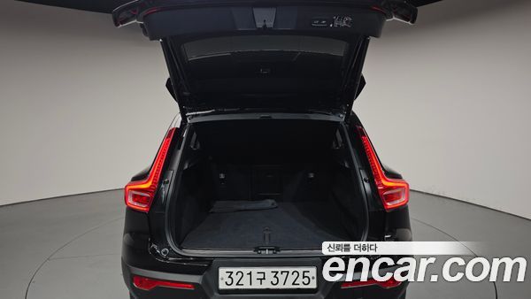 Volvo XC40 2020, фото 25