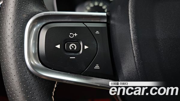 Volvo XC40 2020, фото 28