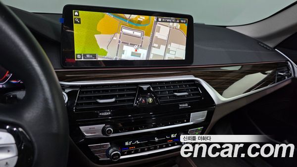 BMW 5 Series 2023, фото 20
