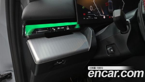 BMW 5 Series 2025, фото 29