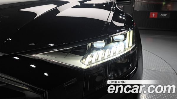 Audi Q8 2021, фото 8