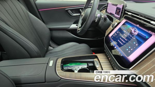Mercedes-Benz E-Class 2025, фото 9
