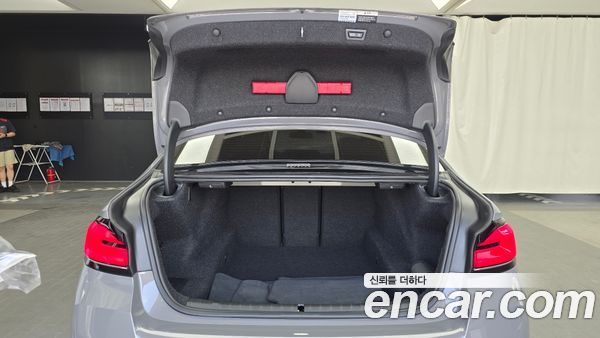 BMW 5 Series 2022, фото 20