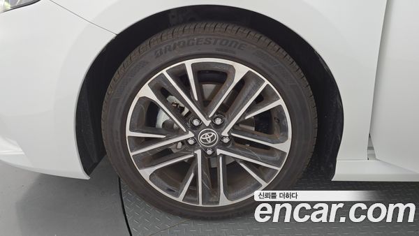 Toyota Camry 2025, фото 5