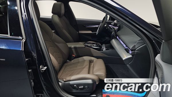 BMW 5 Series 2025, фото 15