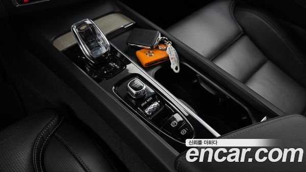 Volvo XC60 2021, фото 9
