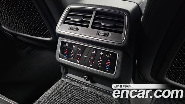Audi A6 2021, фото 31