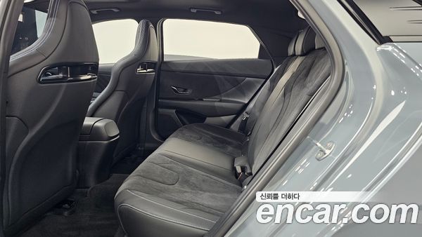 Hyundai Elantra 2023, фото 15