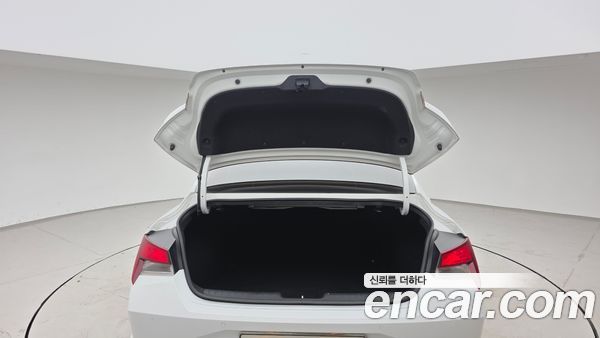 Hyundai Elantra 2021, фото 20