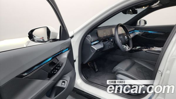 BMW 5 Series 2026, фото 10