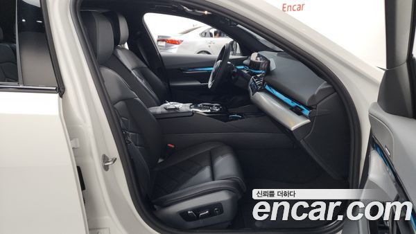 BMW 5 Series 2026, фото 12