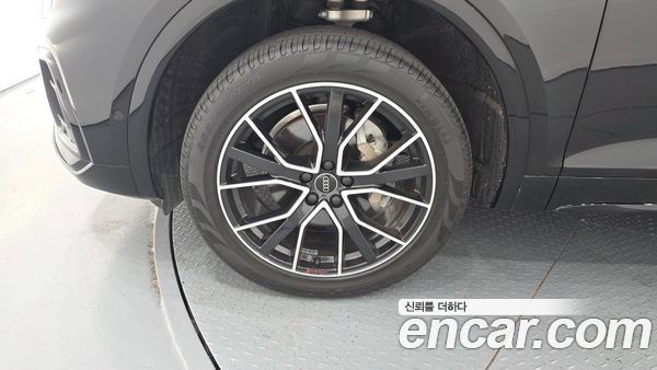Audi Q5 2024, фото 5