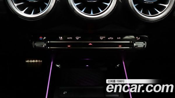 Mercedes-Benz GLB 2021, фото 14