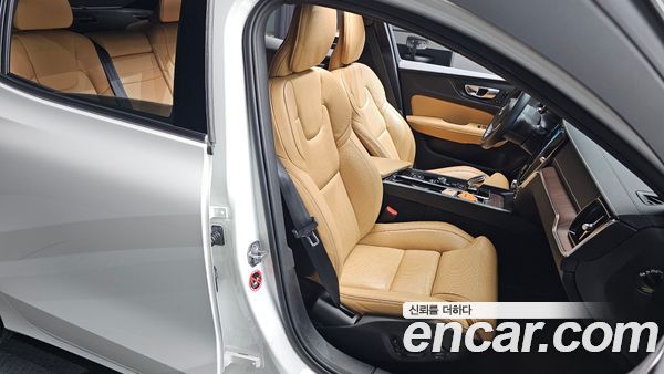 Volvo S60 2021, фото 16