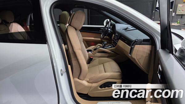 Porsche Cayenne 2022, фото 17