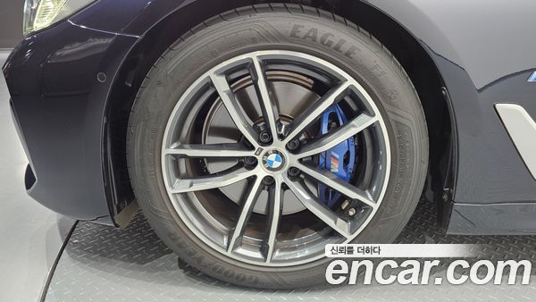BMW 5 Series 2023, фото 5